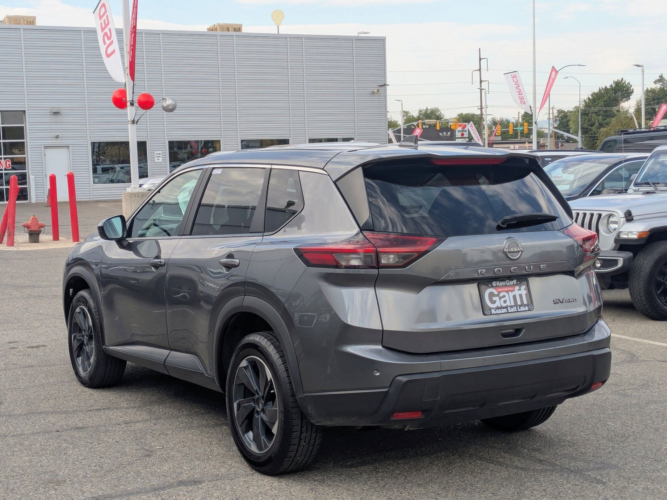 2024 Nissan Rogue SV photo 2