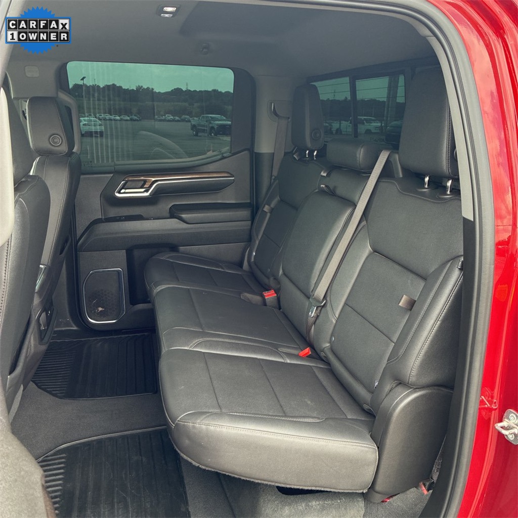 2024 Chevrolet Silverado 1500 LT photo 7