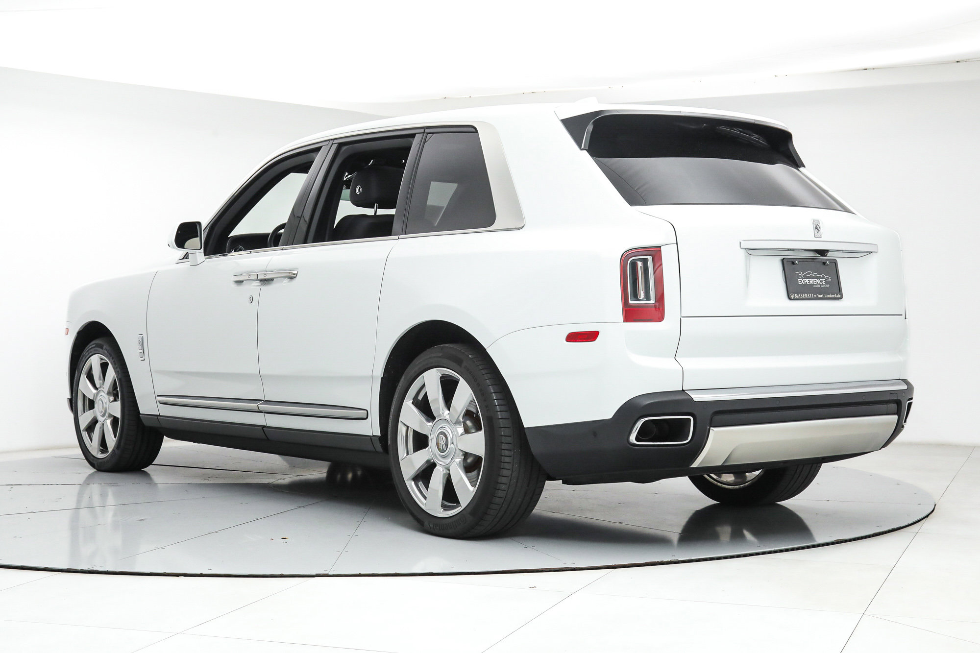 2020 Rolls Royce Cullinan photo 3