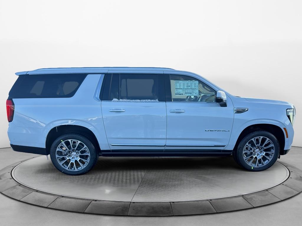 2026 Gmc Yukon XL Denali photo 3