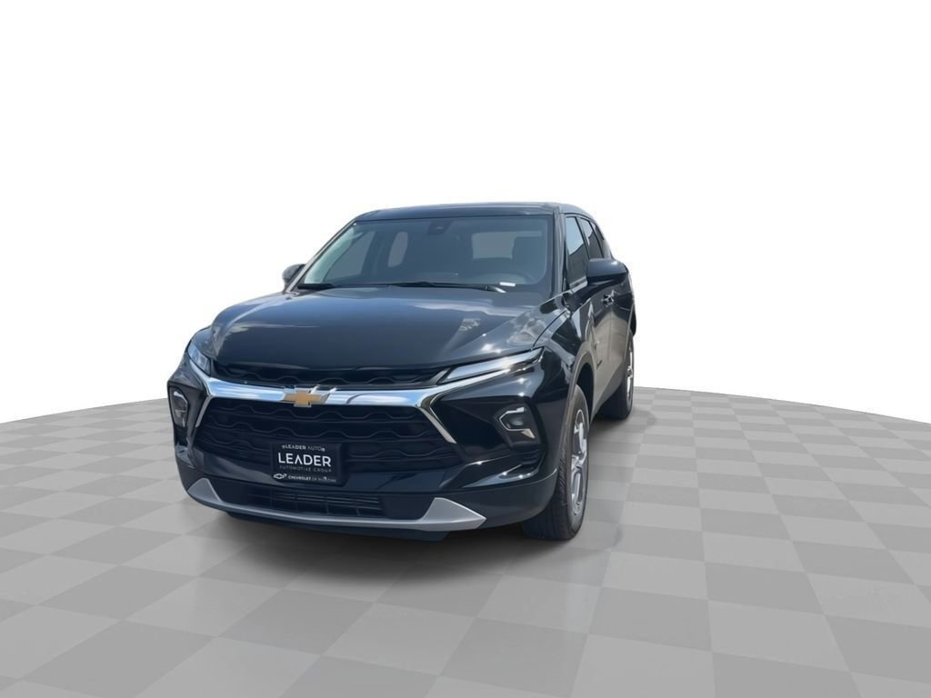 2025 Chevrolet Blazer 2LT photo 3