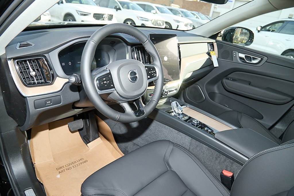 2026 VOLVO XC60 - Image 10