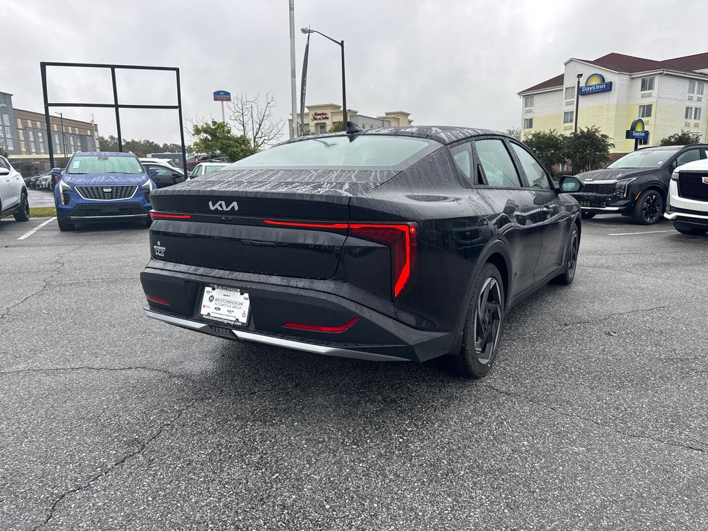 2025 Kia K4 EX photo 2