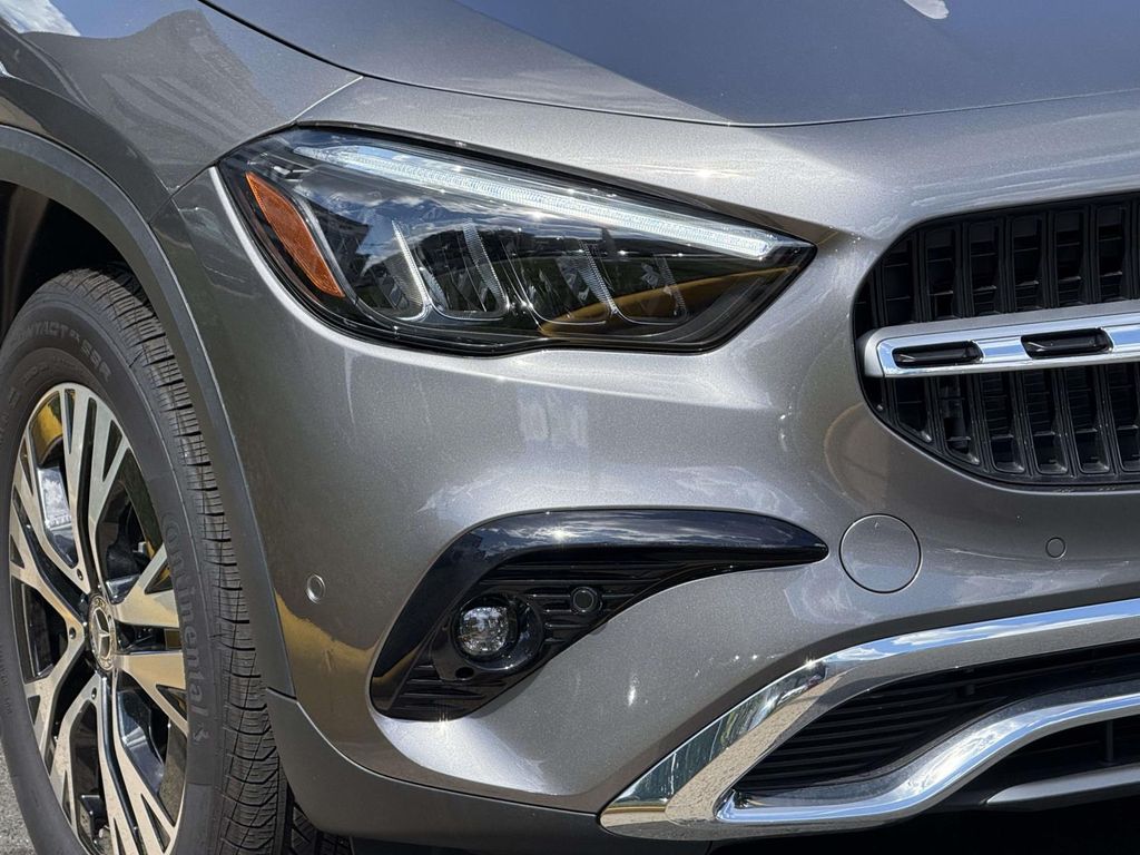 2025 Mercedes Benz GLA 250 4MATIC photo 4