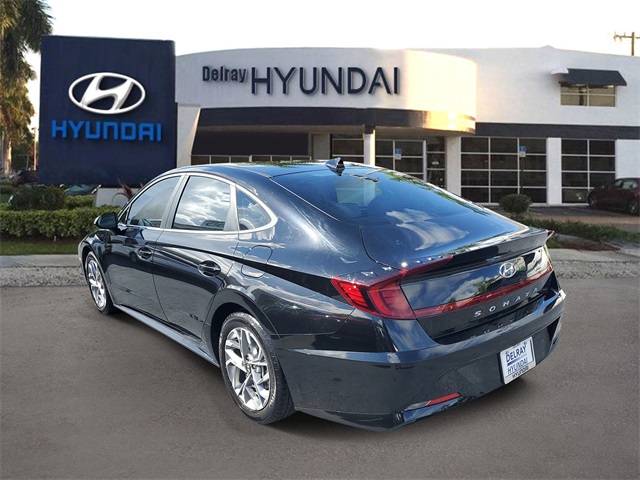 2022 Hyundai Sonata SEL photo 2