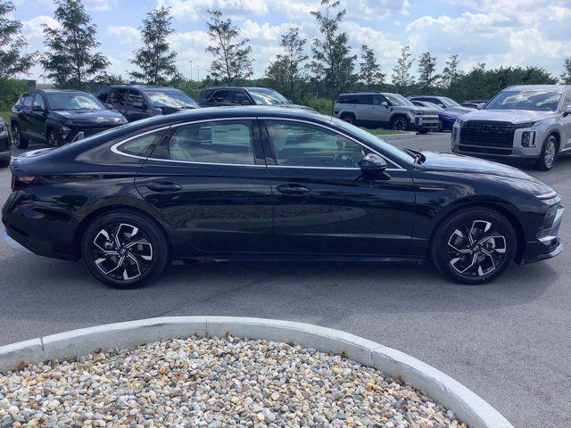 2025 Hyundai Sonata SEL photo 4