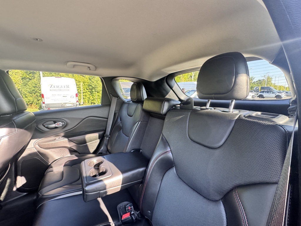 2019 Jeep Cherokee Trailhawk photo 22