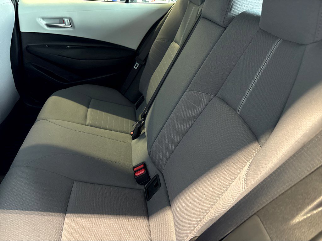 2022 Toyota Corolla LE photo 18
