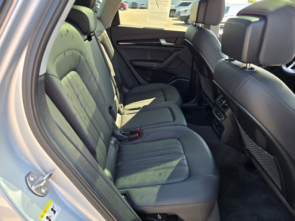 2020 Audi Q5 45 Premium Plus photo 8