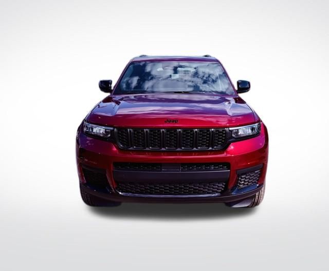 2025 Jeep Grand Cherokee Laredo Altitude photo 2