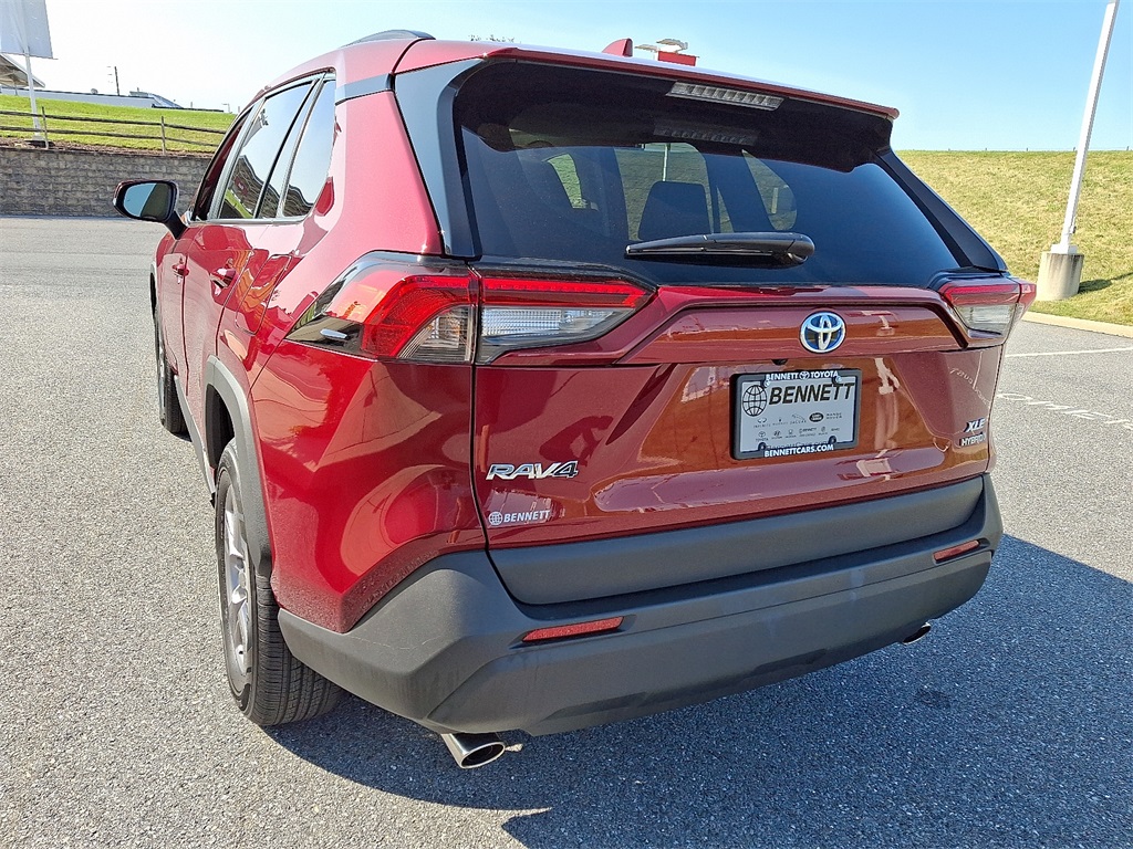 2022 Toyota RAV4 Hybrid XLE photo 4