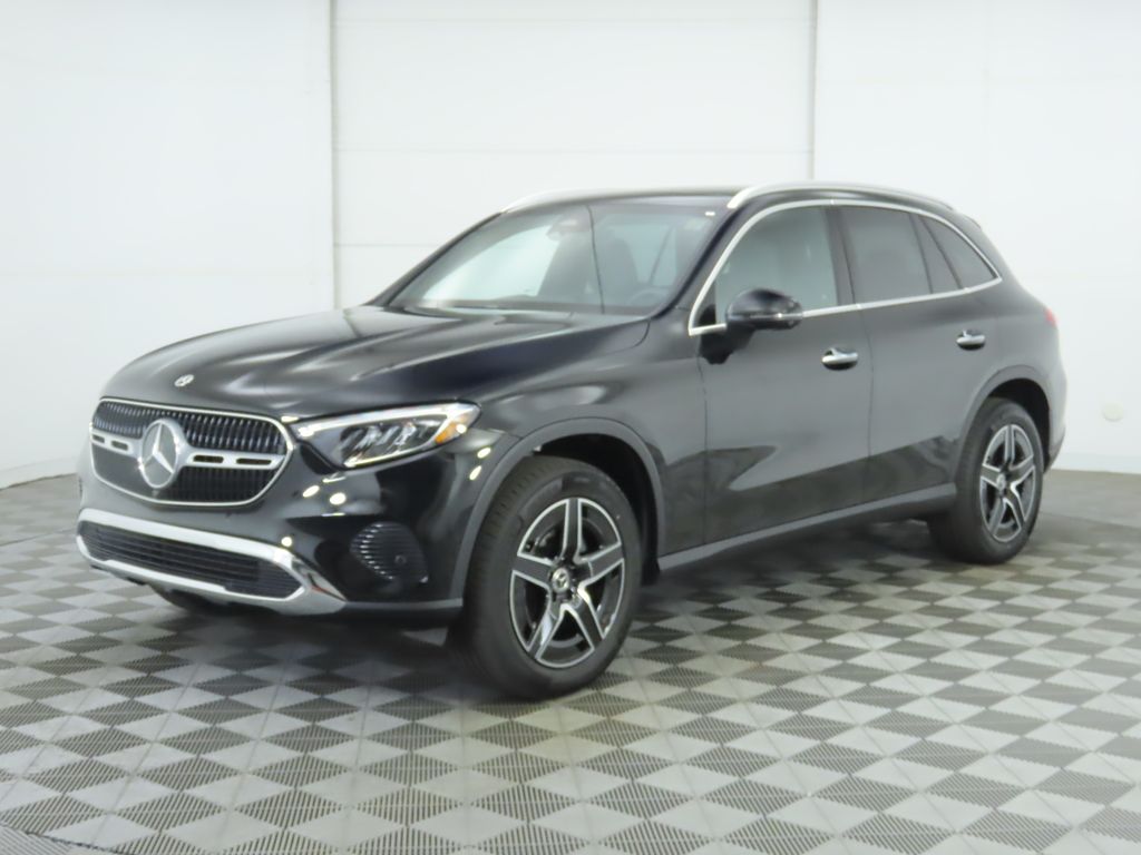 2026 Mercedes-Benz GLC Base's photo