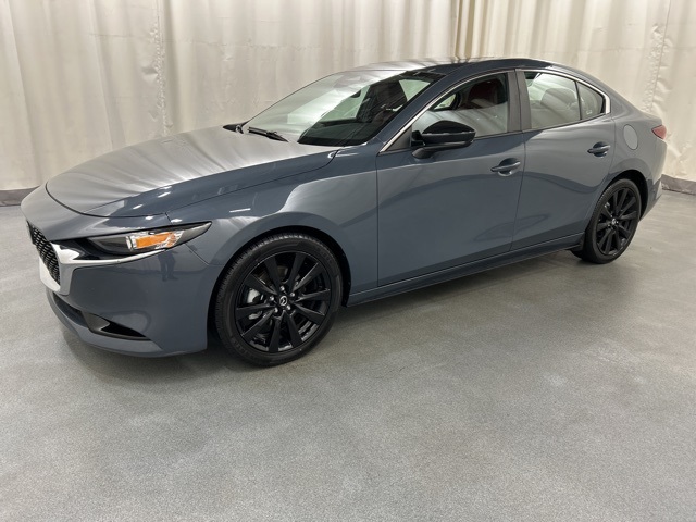 2024 Mazda Mazda3 2.5 s Carbon photo 2
