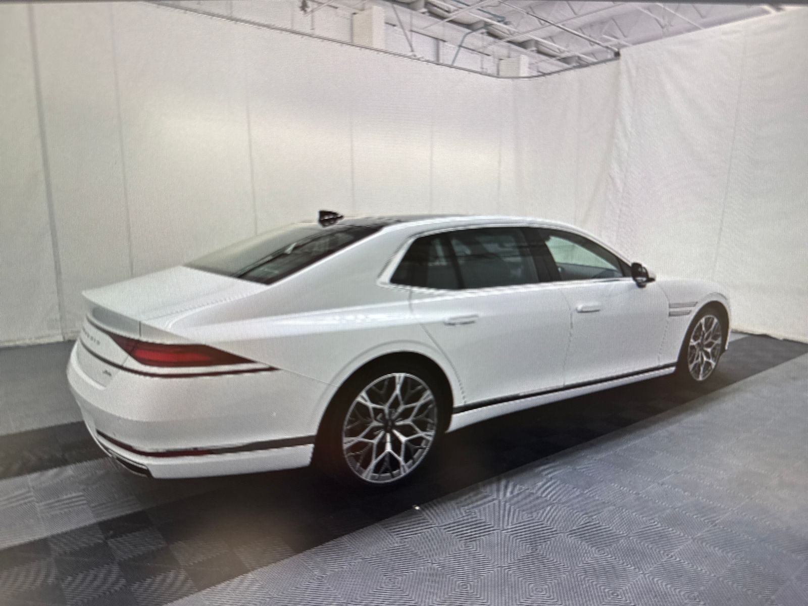 2025 Genesis G90 3.5T E-Supercharger photo 2