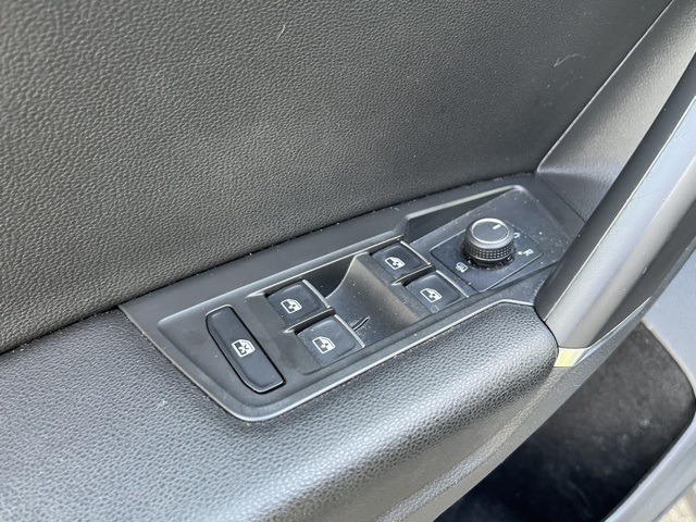 2020 Volkswagen Tiguan SE photo 27