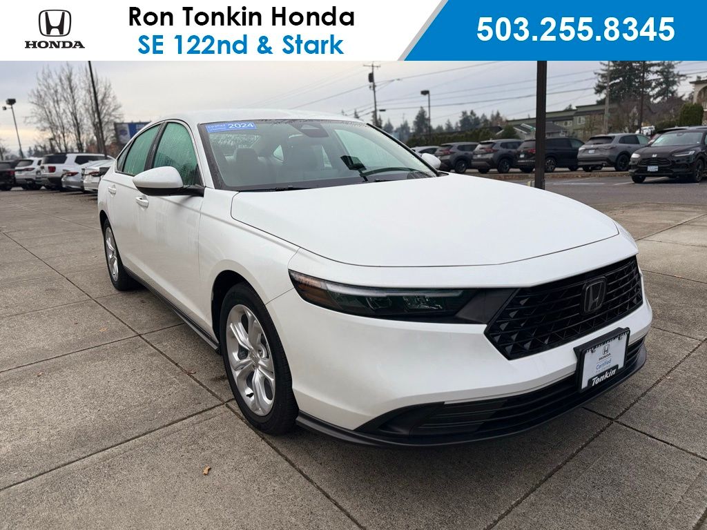 2024 Honda Accord LX's photo