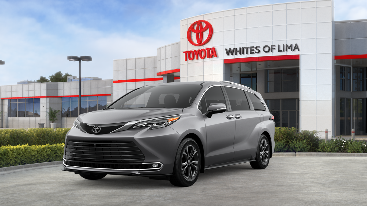 2026 Toyota Sienna Platinum's photo