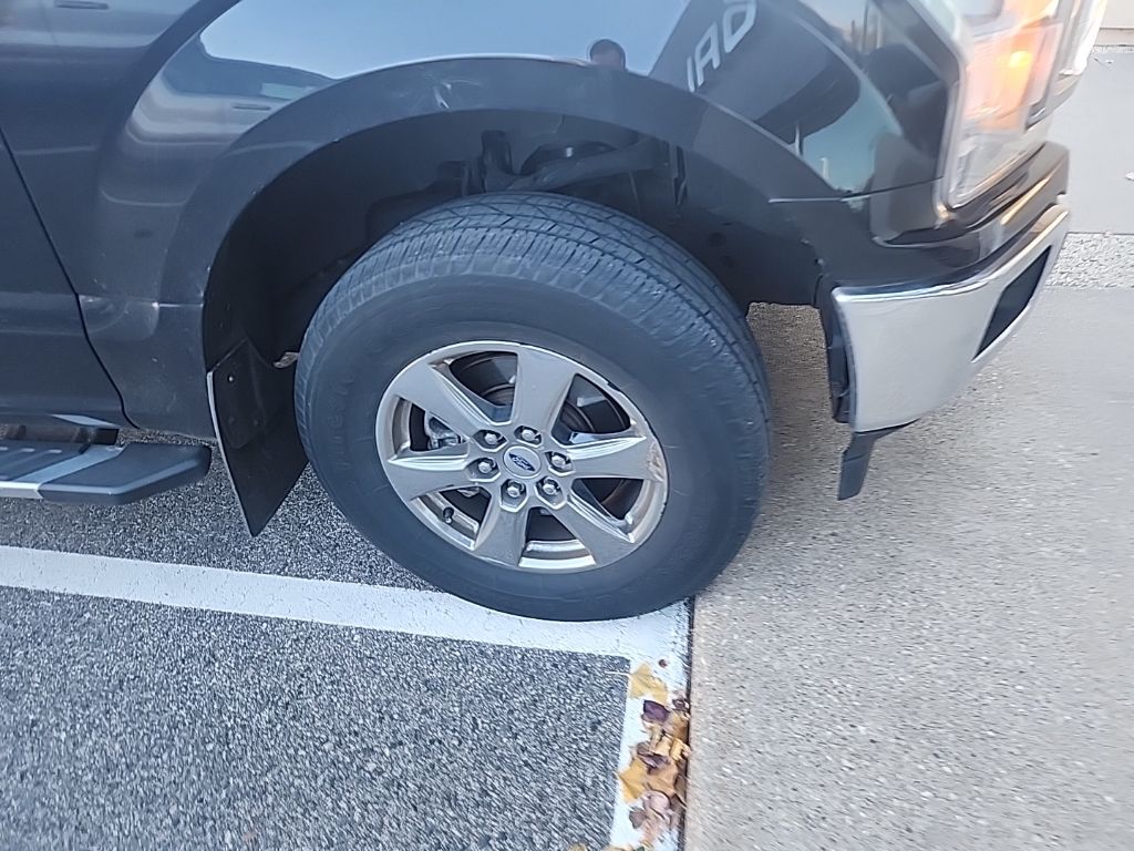 2018 Ford F-150 XLT photo 2