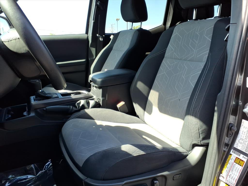 2023 Toyota Tacoma TRD photo 4
