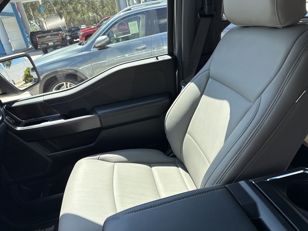 2024 Ford F-150 XLT photo 11
