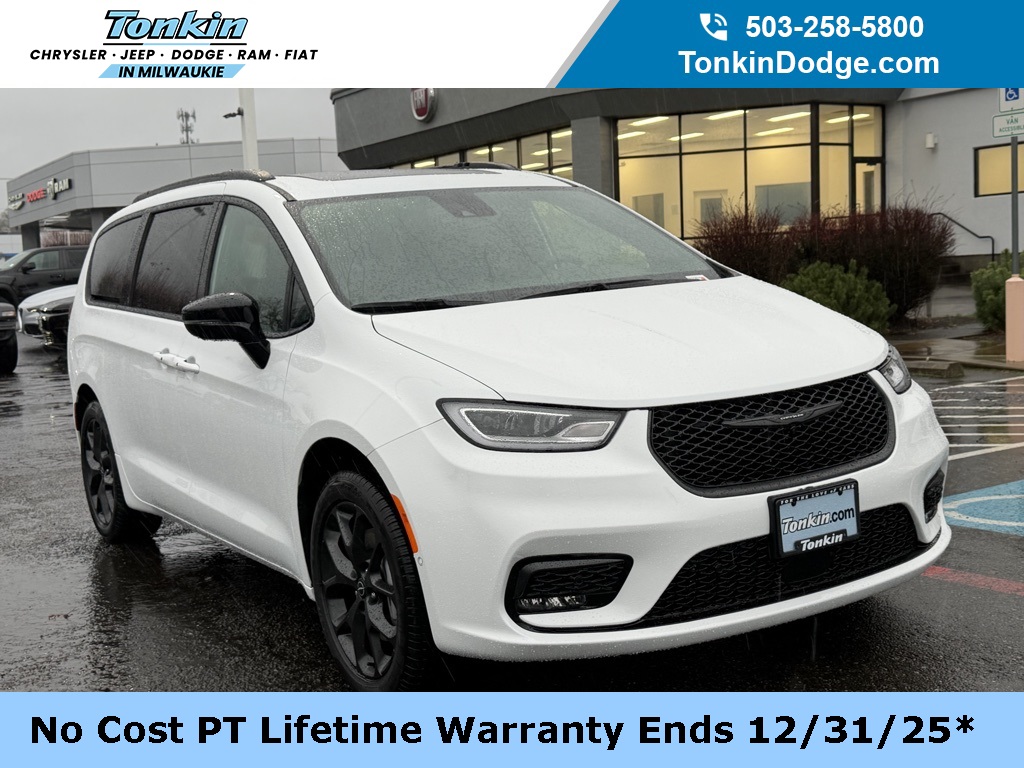 2026 Chrysler Pacifica Select's photo