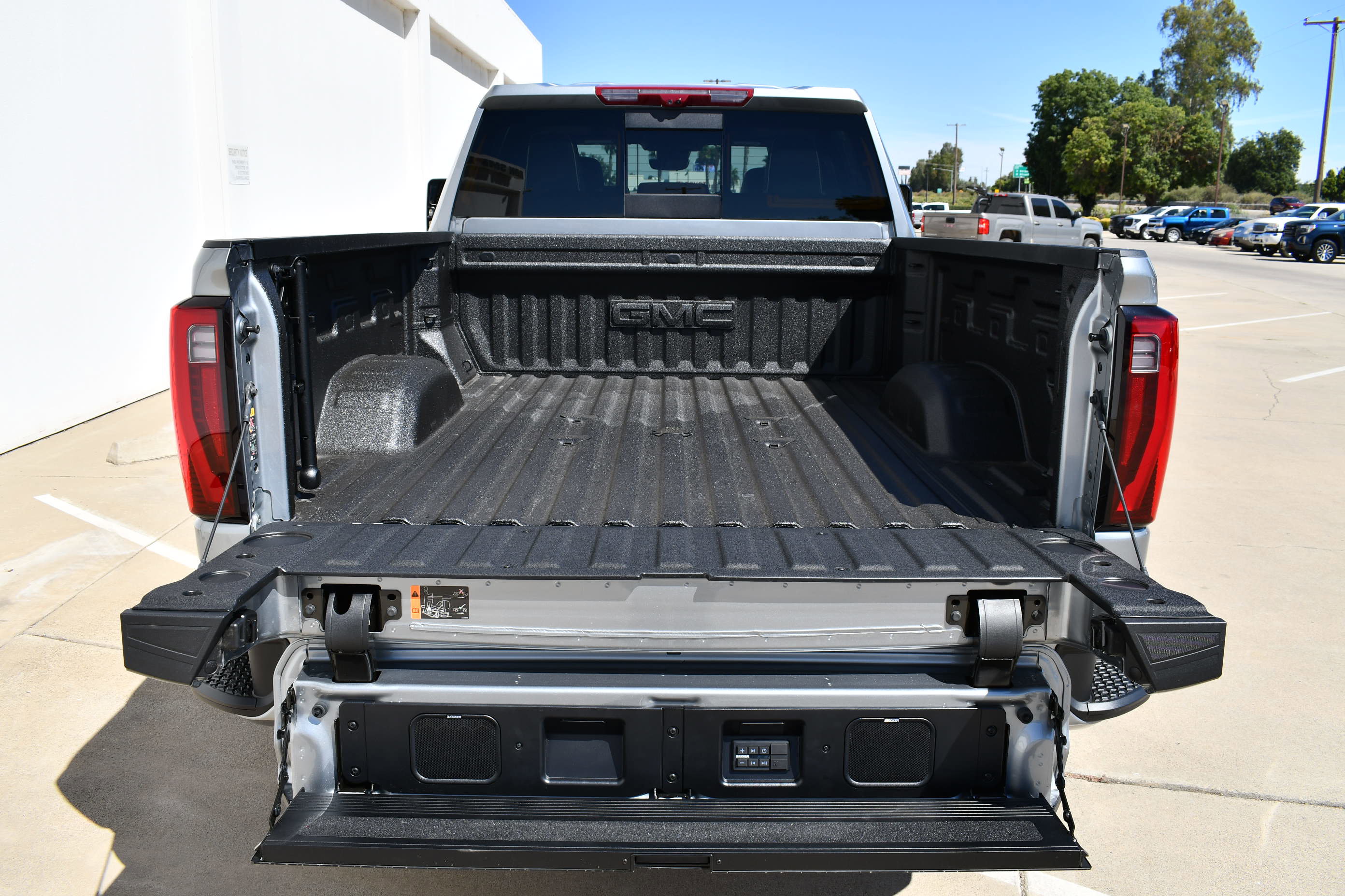 2025 Gmc Sierra 2500 HD Denali Ultimate photo 9