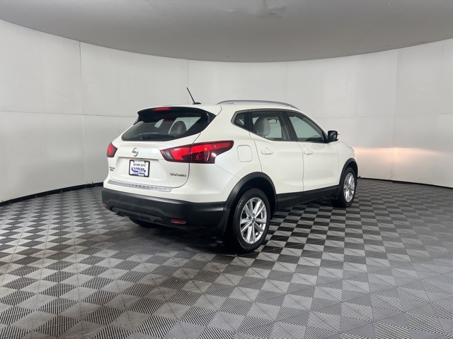 2018 Nissan Rogue Sport SV photo 2