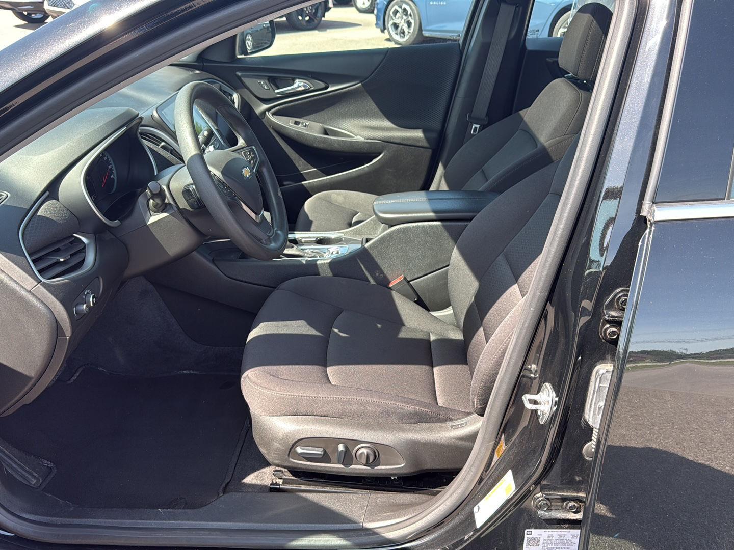 2024 Chevrolet Malibu 1LT photo 10