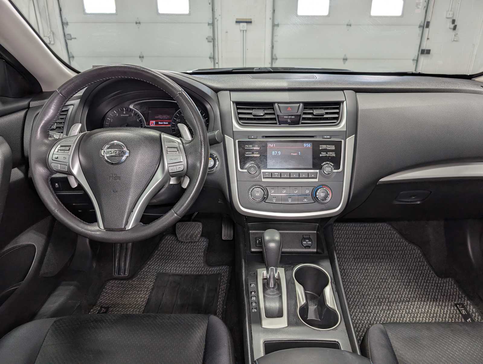 2016 Nissan Altima 2.5 SR photo 16