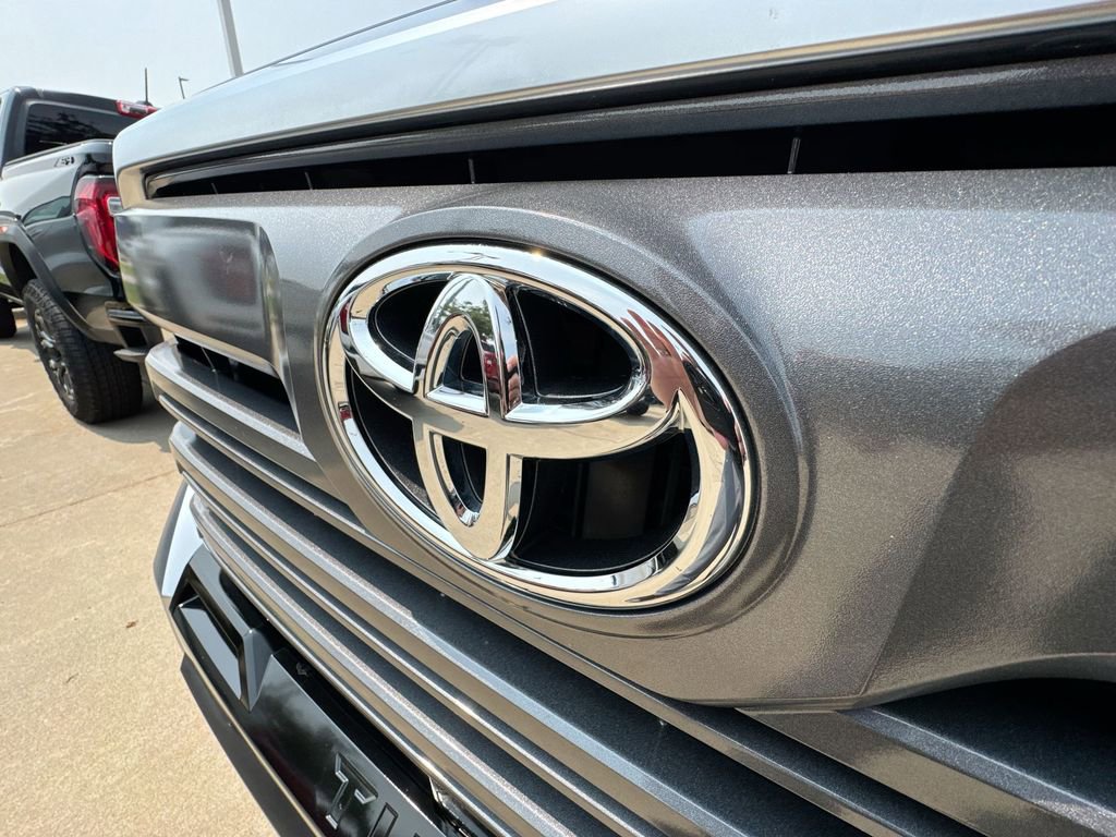 2025 Toyota Tundra Limited photo 29