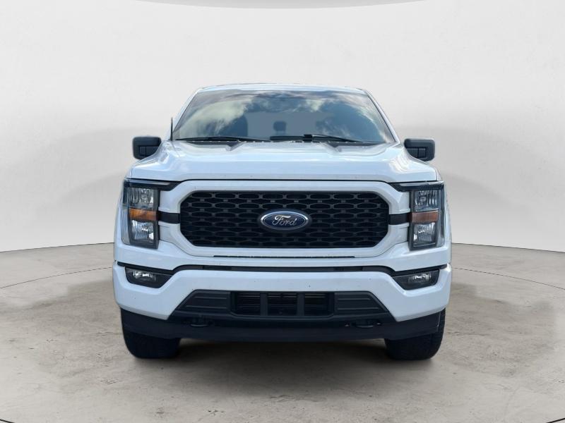 2023 Ford F-150 XL photo 2