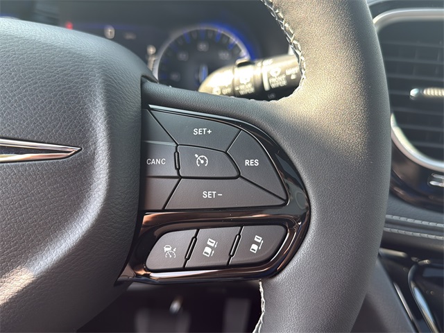 2026 Chrysler Pacifica Limited photo 17