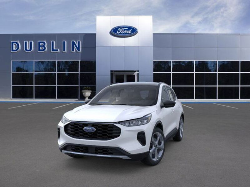 2026 Ford Escape ST-Line photo 2