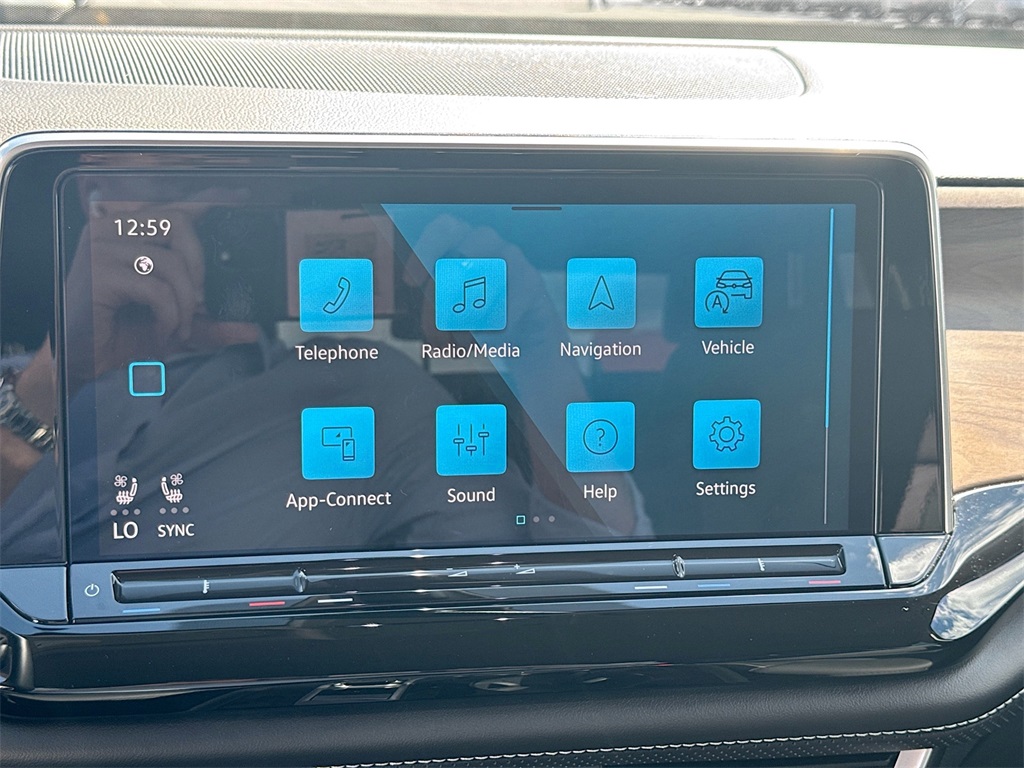 2024 Volkswagen Atlas SE Technology photo 14
