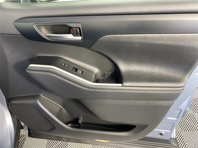 2023 Toyota Highlander XLE photo 24