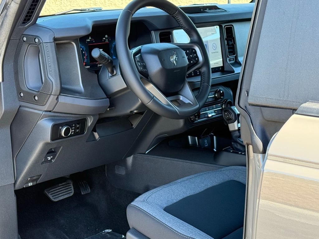 2025 Ford Bronco Big Bend photo 5