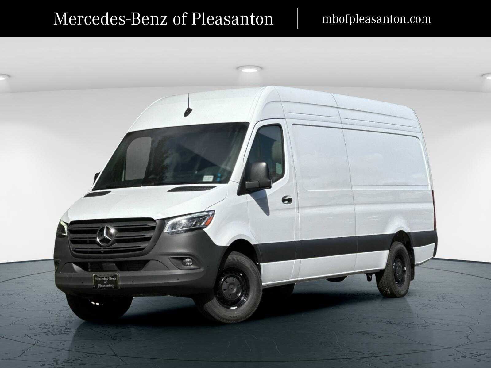 2025 Mercedes-Benz Sprinter Cargo Van Base's photo