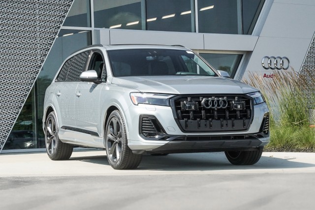2025 Audi Q7 Premium Plus