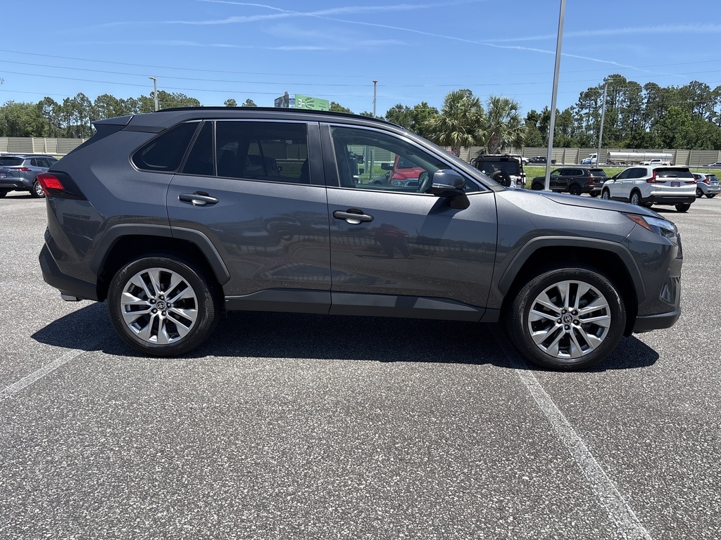 2024 Toyota RAV4 XLE Premium photo 6