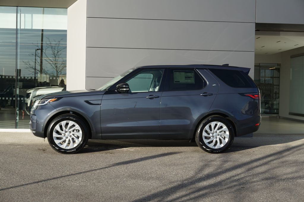 2025 Land Rover Discovery S photo 8