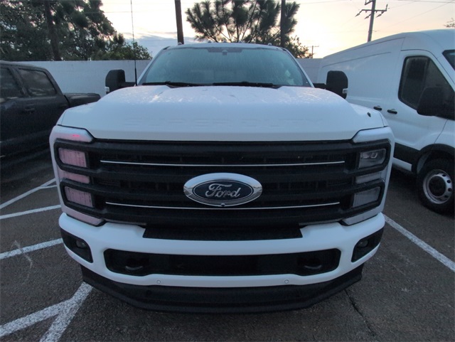 2025 Ford F-250 Platinum photo 3