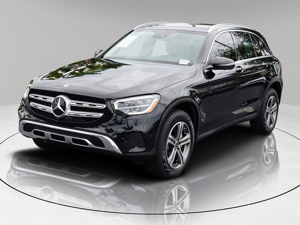 2022 Mercedes Benz GLC 300 photo 2