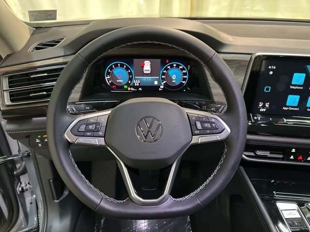 2025 Volkswagen Atlas SEL photo 13