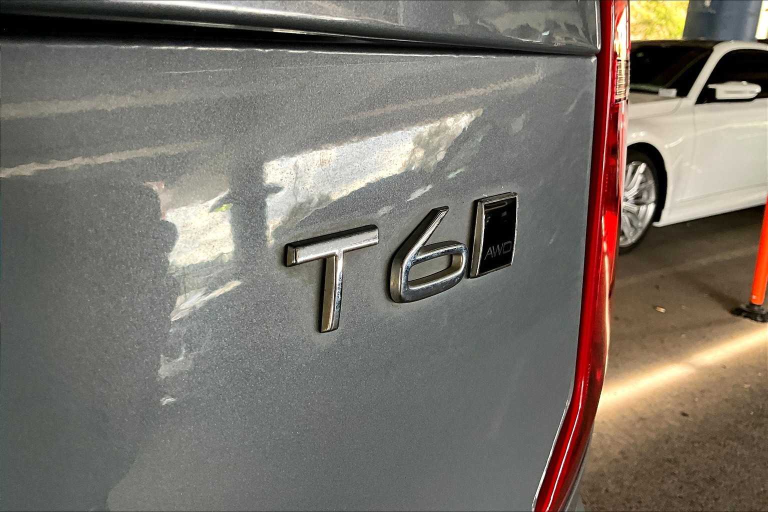 2020 Volvo XC90 Momentum photo 9