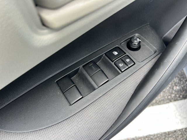 2023 Toyota Corolla LE photo 4