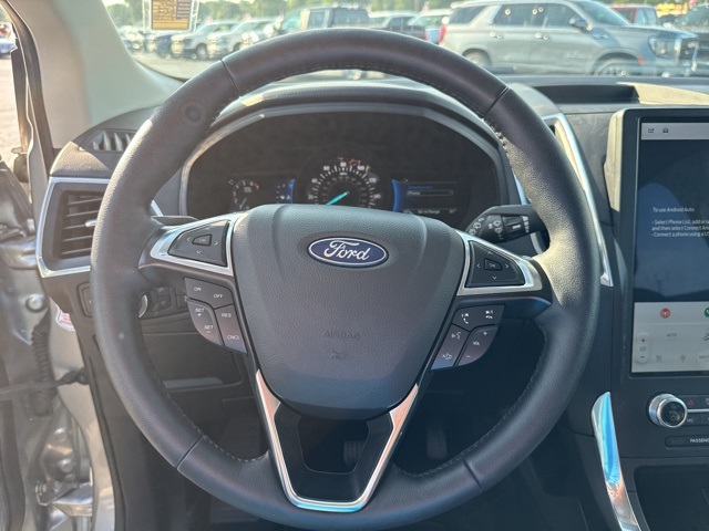 2024 Ford Edge Titanium photo 12
