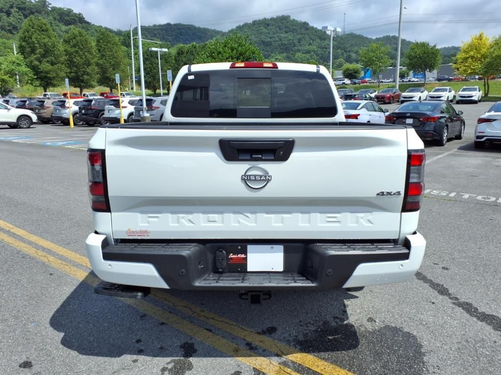 2025 Nissan Frontier Crew Cab SV photo 4