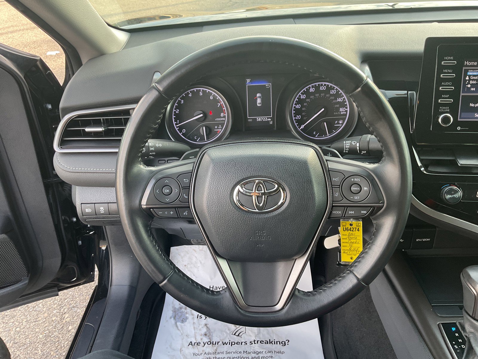2021 Toyota Camry SE photo 17