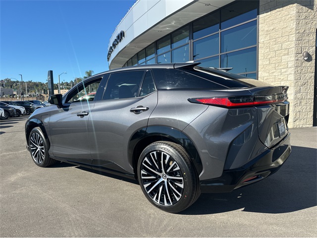 2023 Lexus RZ 450e Premium photo 4