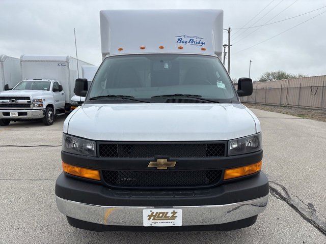 2025 Chevrolet Express Cutaway 3500 photo 4
